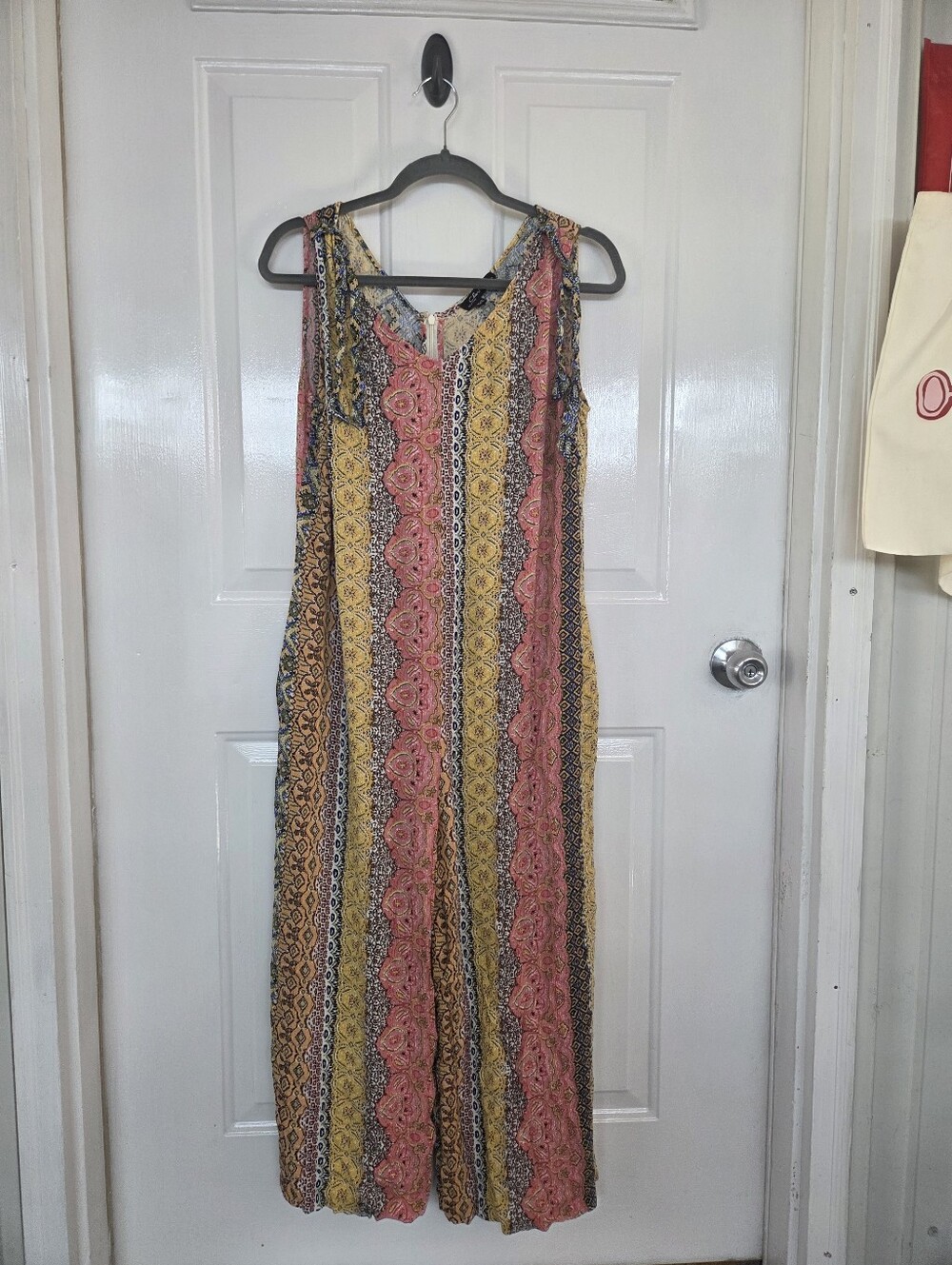 Charlie boutique Sleeveless Striped bogo Print jumpsuit XL